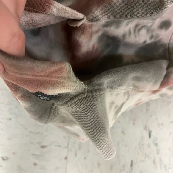 WXYZ Mfg Co Size tie-dye Skull Graphic Design hoodie - Picture 5 of 9